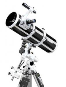 Skywatcher Explorer-150PDS EQ3 GoTo - 150 mm f/5 Newton mit Mikro-Untersetzung auf EQ3 Pro SynScan