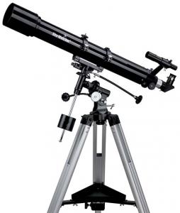 Skywatcher Evostar-90 on EQ2 - Refractor Telescope with many Accessories