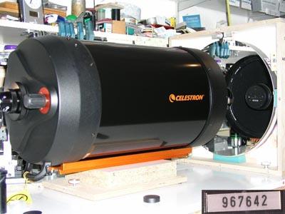 C-11 von Celestron auf der optischen Bank