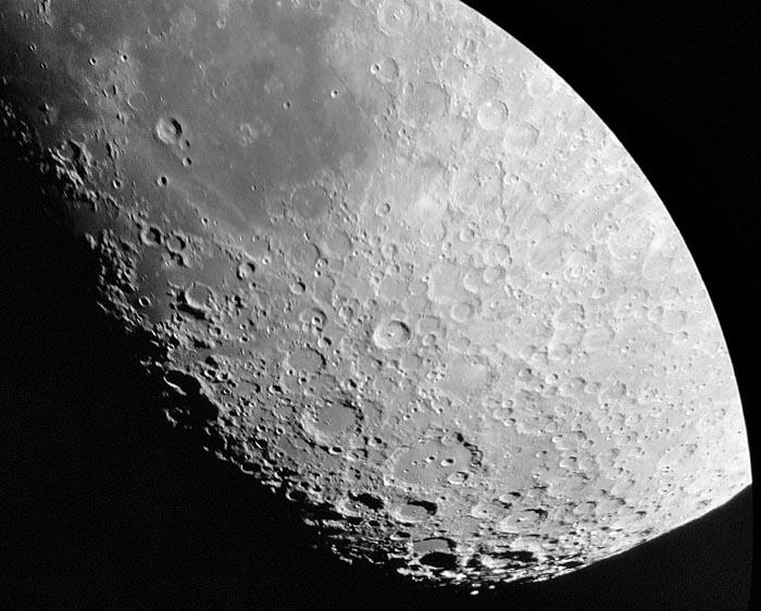 Mond durch den 150mm Skywatcher Dobson